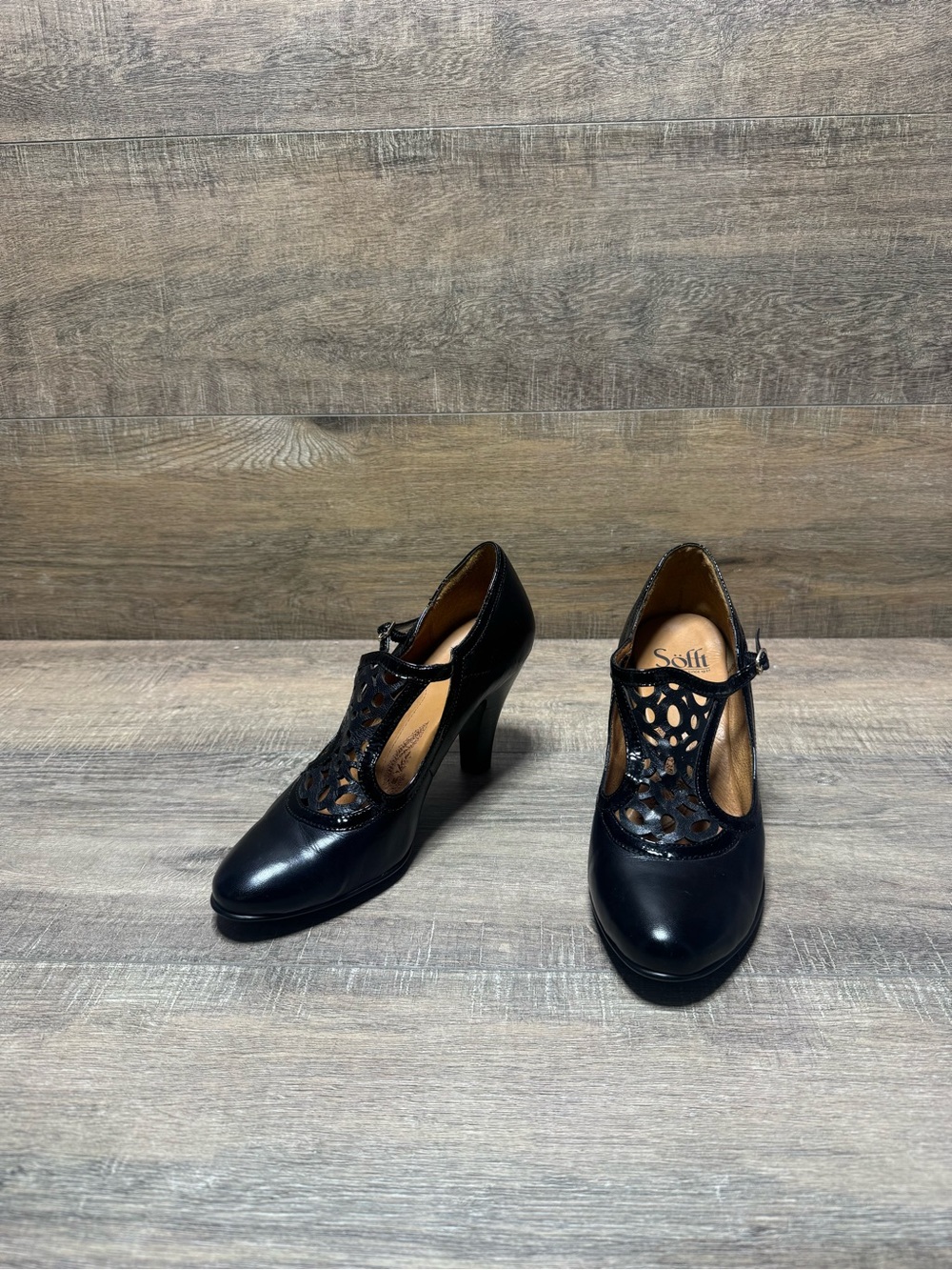 Sofft Black Cutout T-Strap Leather Heels